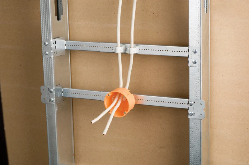 Teleskopische Box Halterung 432-660mm Mit Befestigungspunkten - 187191 [2 Stück]